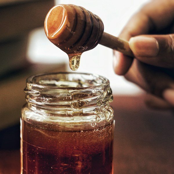 Maple syrup pouring